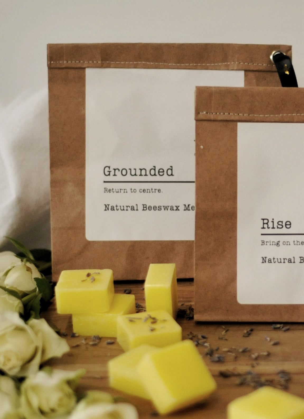 Grounded
Natural Beeswax Melts (Sandalwood & Amber)