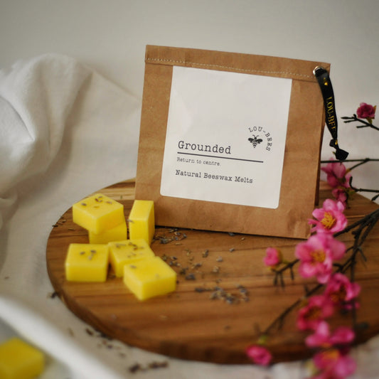 Grounded
Natural Beeswax Melts (Sandalwood & Amber)