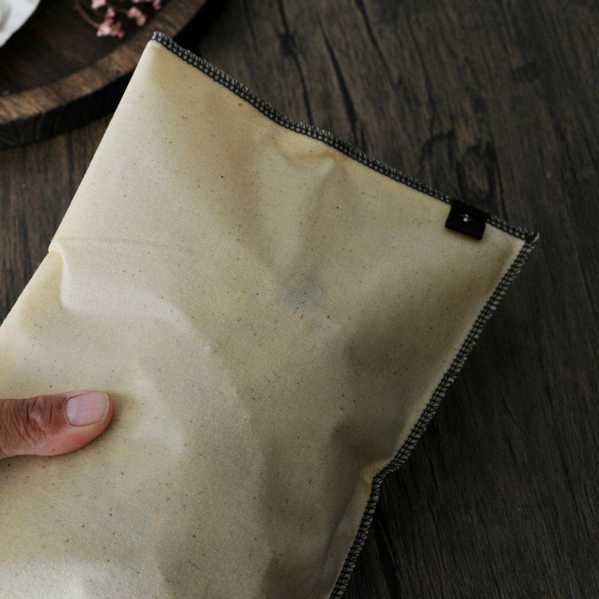 THE Beeswax Bag – Closer to Nature