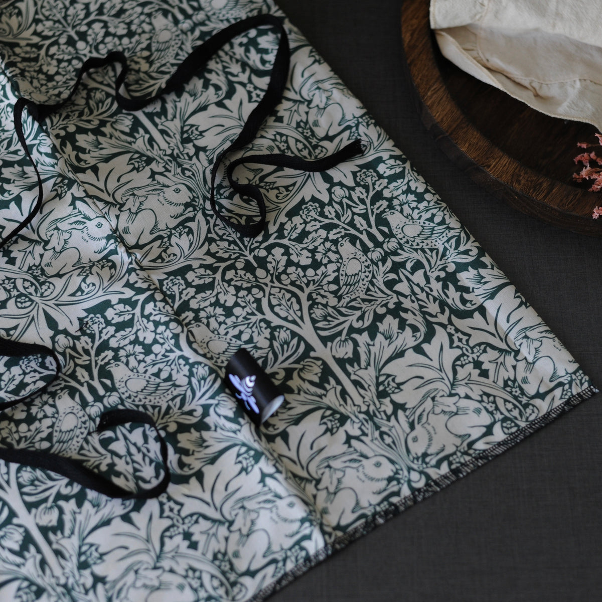 THE William Morris Heritage Cotton Bread Bag | Brother Rabbit Forest Green