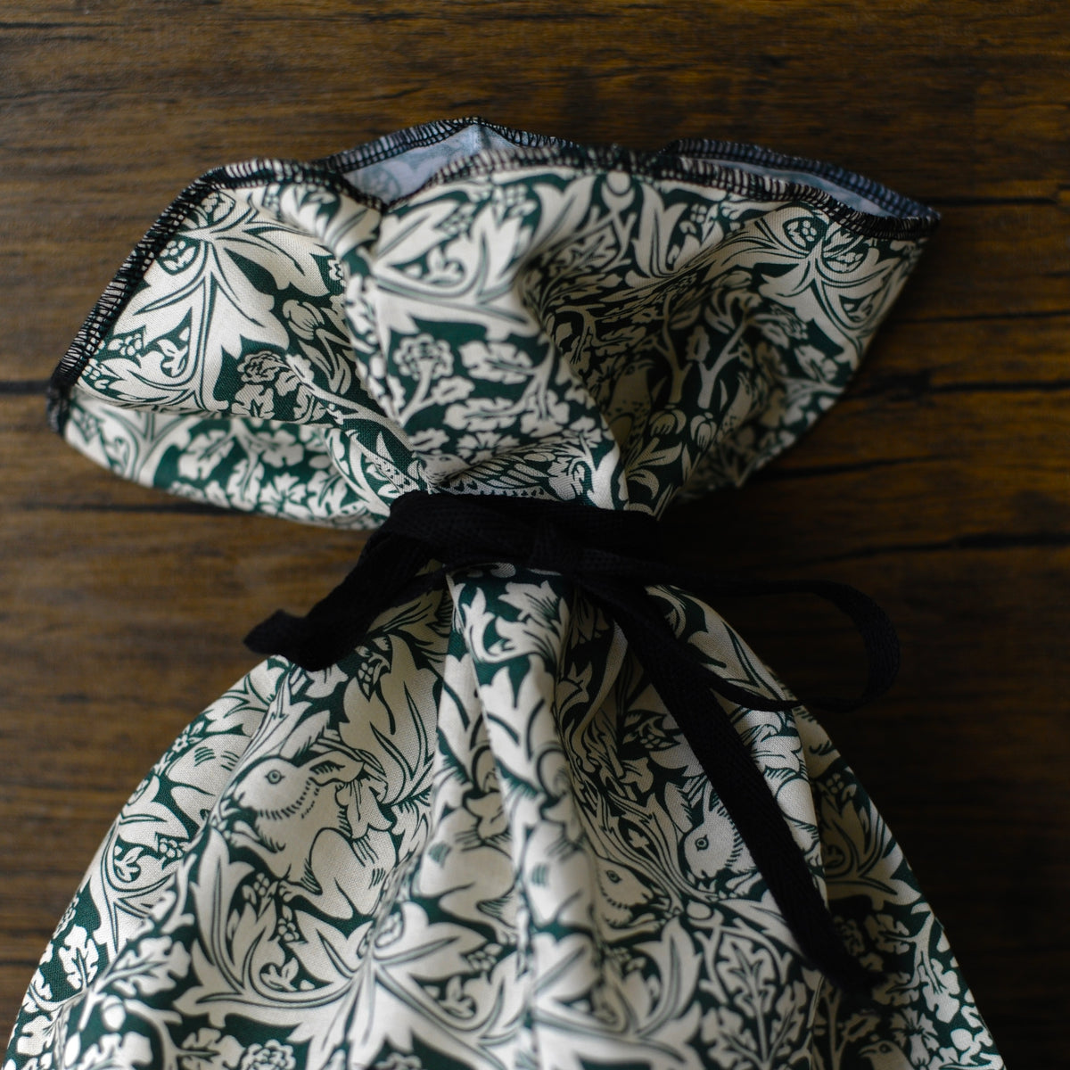 THE William Morris Heritage Cotton Bread Bag | Brother Rabbit Forest Green