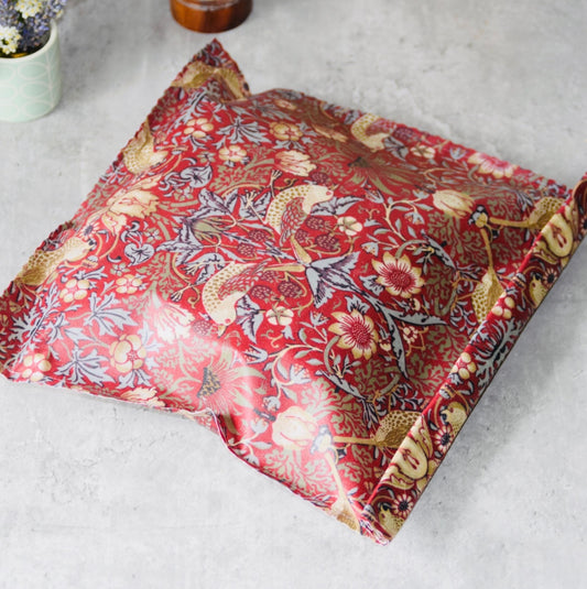 Red William Morris Strawberry Thief Beeswax Bag