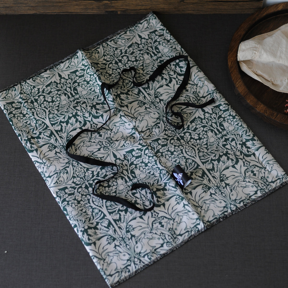 THE William Morris Heritage Cotton Bread Bag | Brother Rabbit Forest Green