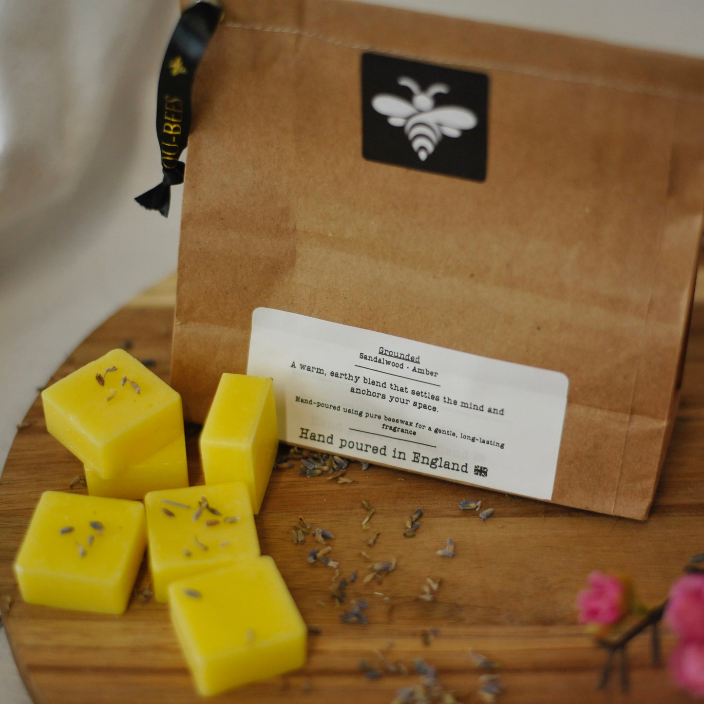 Grounded
Natural Beeswax Melts (Sandalwood & Amber)